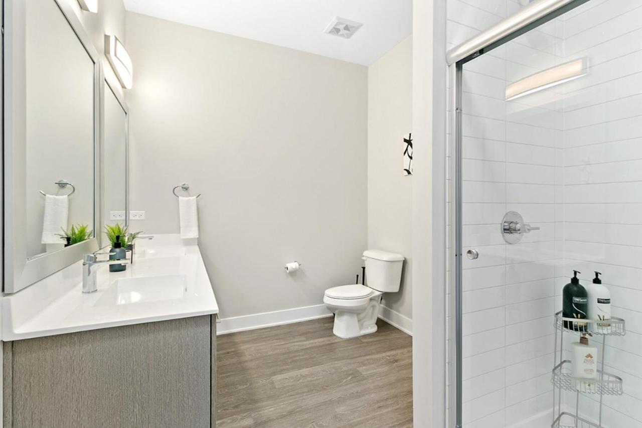 Bright & Comfortable Oakbrook 2Br Apt Free Parking - Ob 1 Daire Oakbrook Terrace Dış mekan fotoğraf